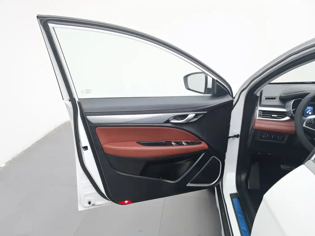 Geely Vision S1 — миниатюра 8