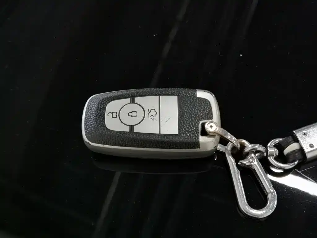 Ford Explorer — миниатюра 19