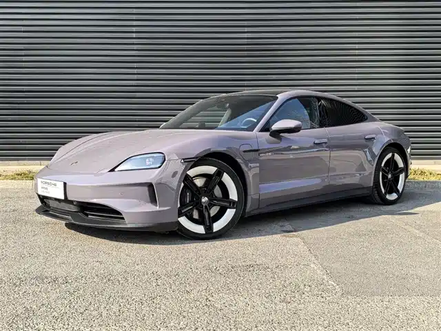 PORSCHE TAYCAN 2025