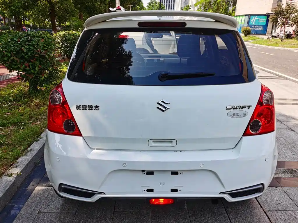 Suzuki Swift — миниатюра 6