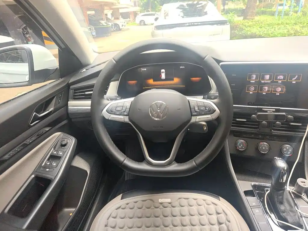 Volkswagen Bora — миниатюра 3