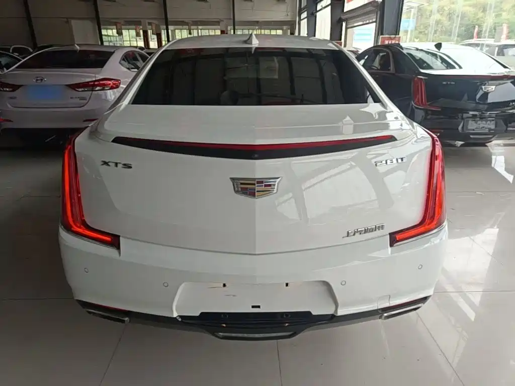 Cadillac XTS — миниатюра 6