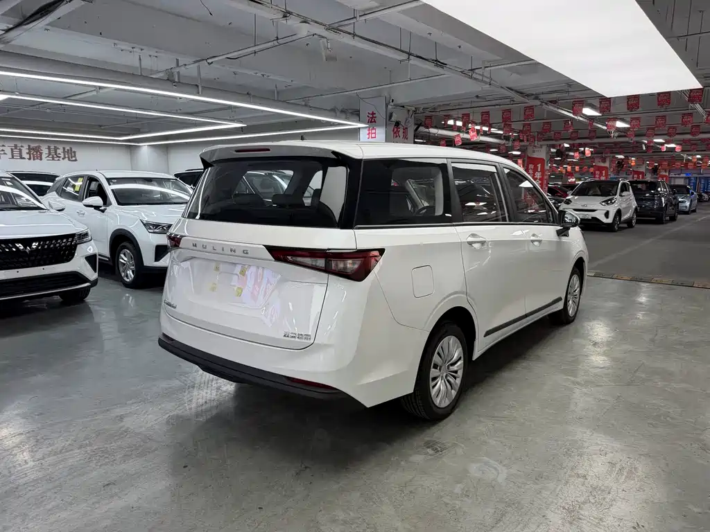 Wuling Jiachen — миниатюра 11
