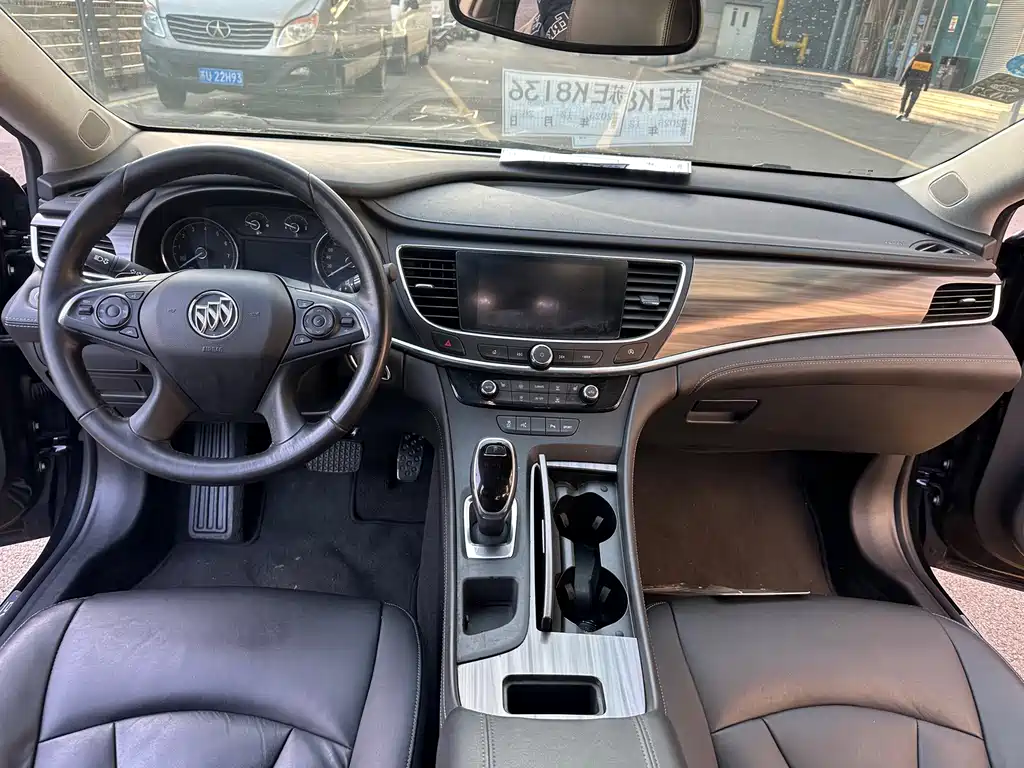 Buick LaCrosse — миниатюра 10