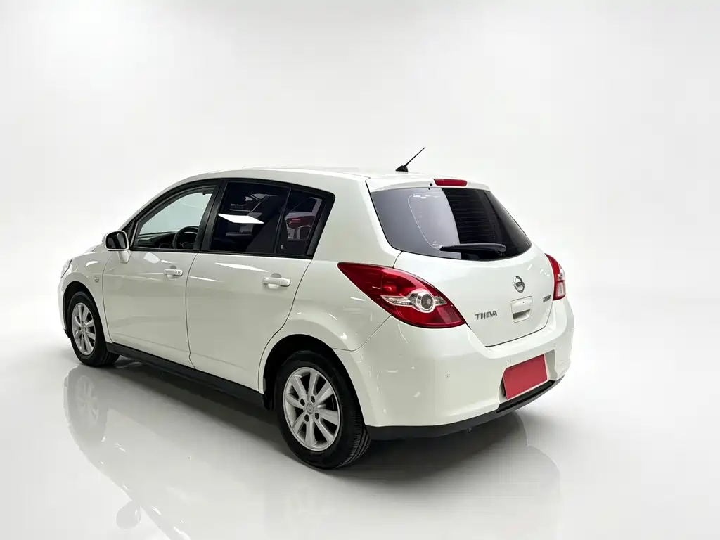 Nissan Tiida — миниатюра 6