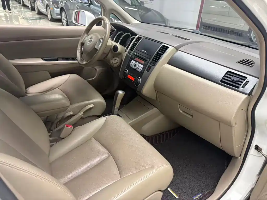 Nissan Tiida — миниатюра 14