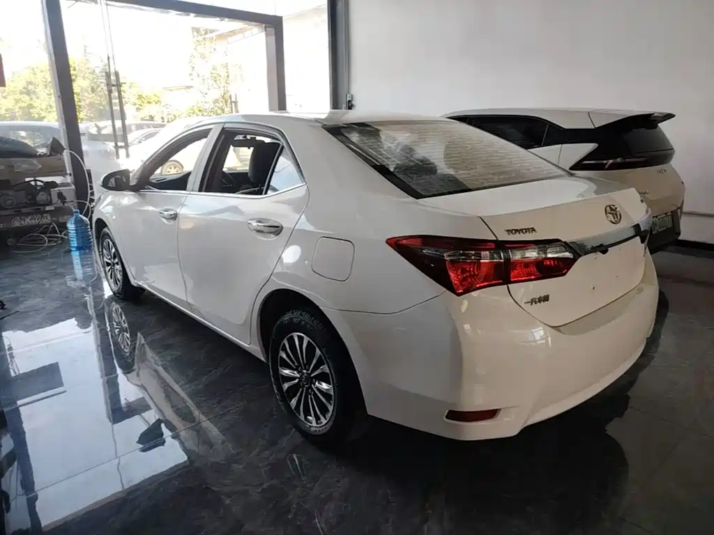 Toyota Corolla — миниатюра 5