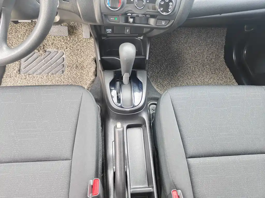 Honda Fit — миниатюра 13