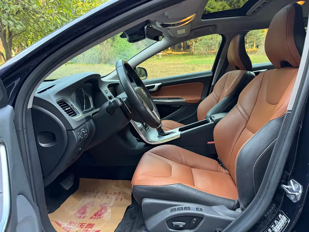 Volvo V60 — миниатюра 5