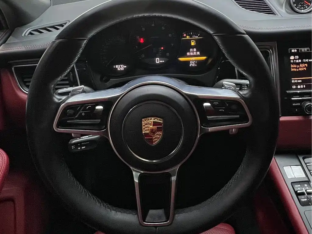 Porsche Macan — миниатюра 13