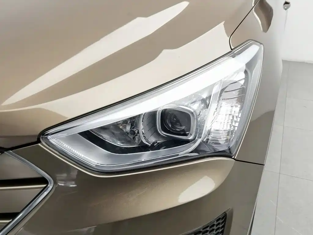 Hyundai Santa Fe — миниатюра 7