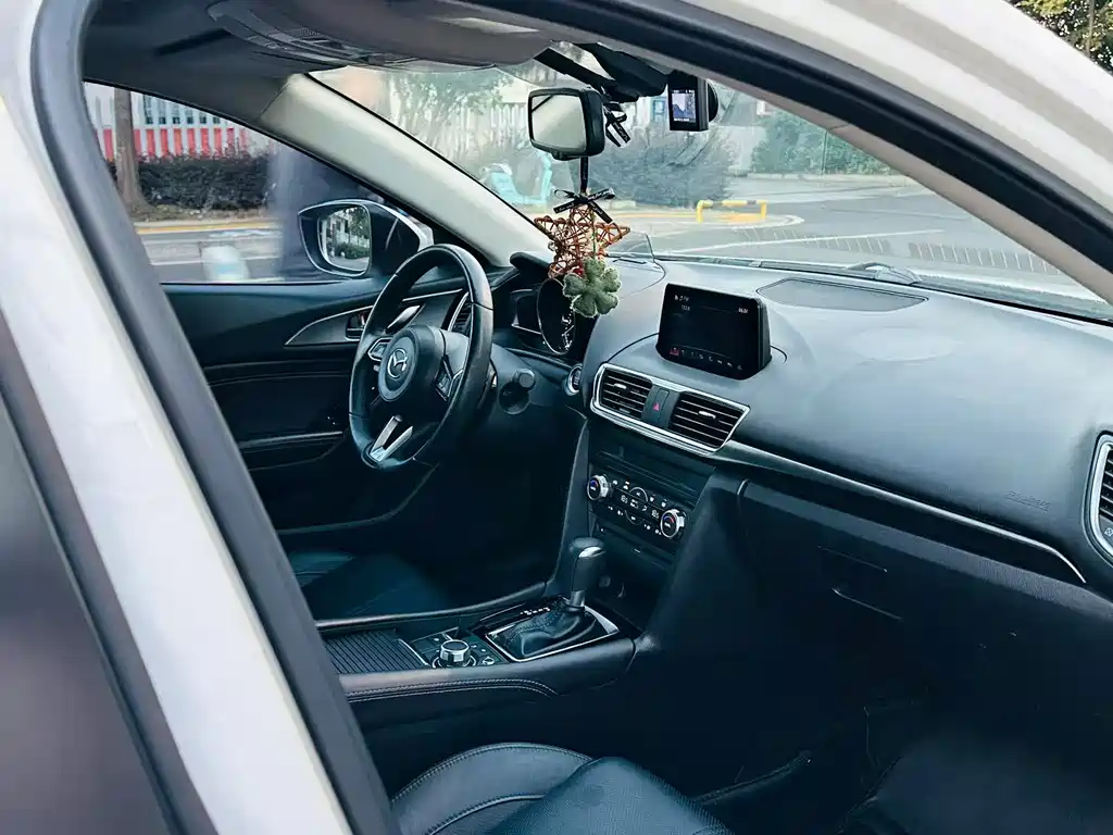 Mazda 3 Axela — миниатюра 7