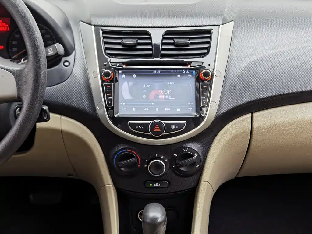 Hyundai Verna — миниатюра 12