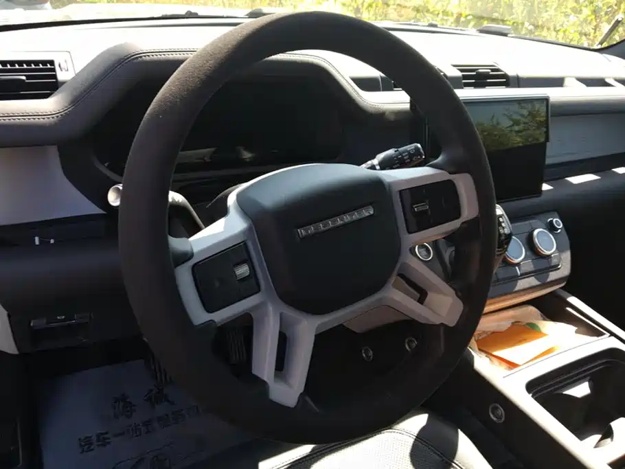 Land Rover Defender — миниатюра 15