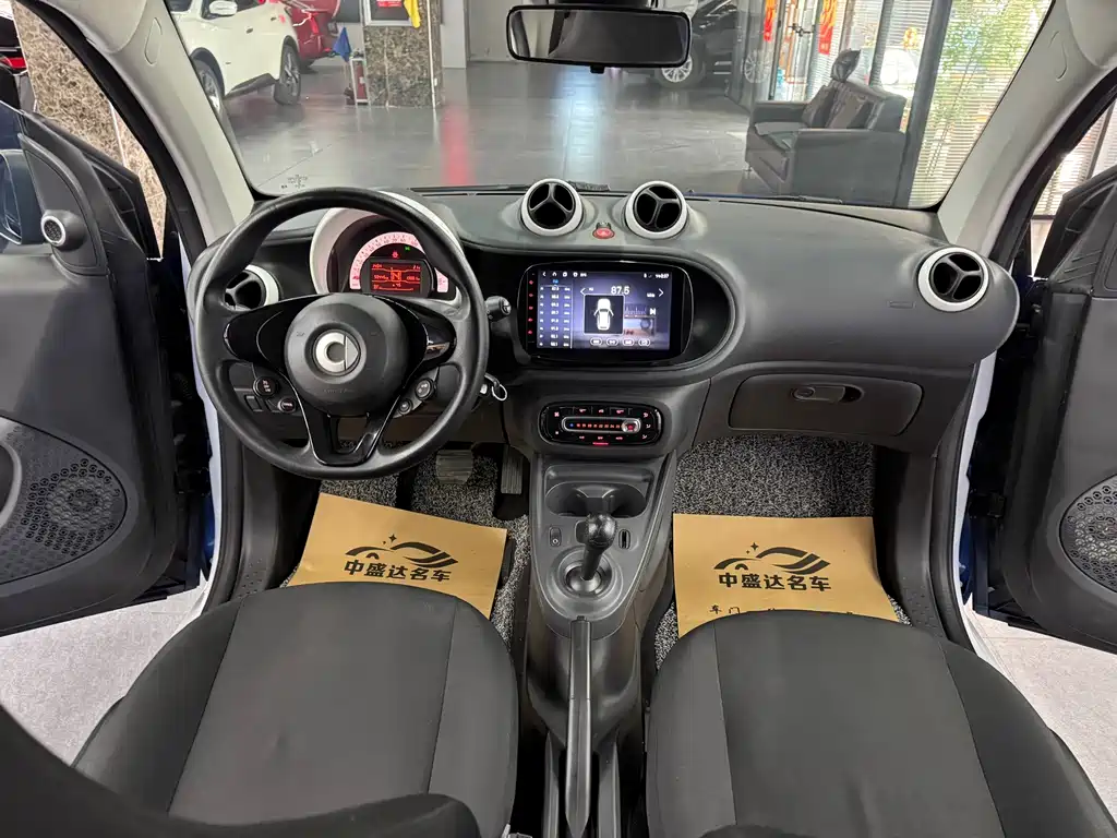 smart Smart Fortwo — миниатюра 12