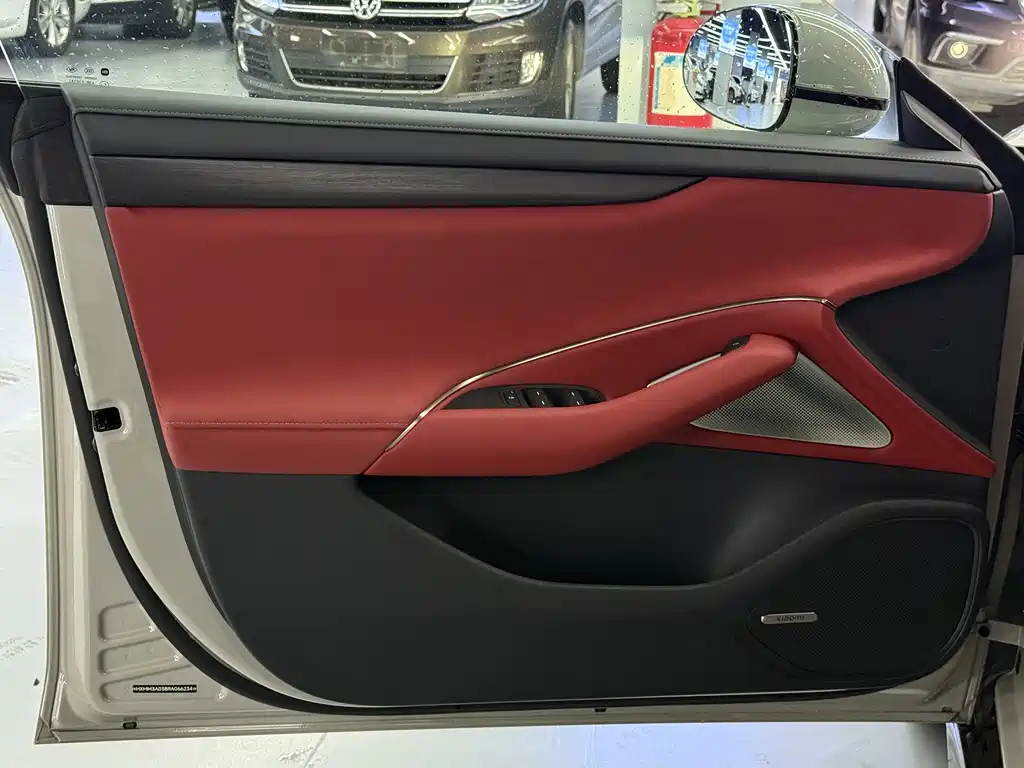 XIAOMI CAR XIAOMI SU7