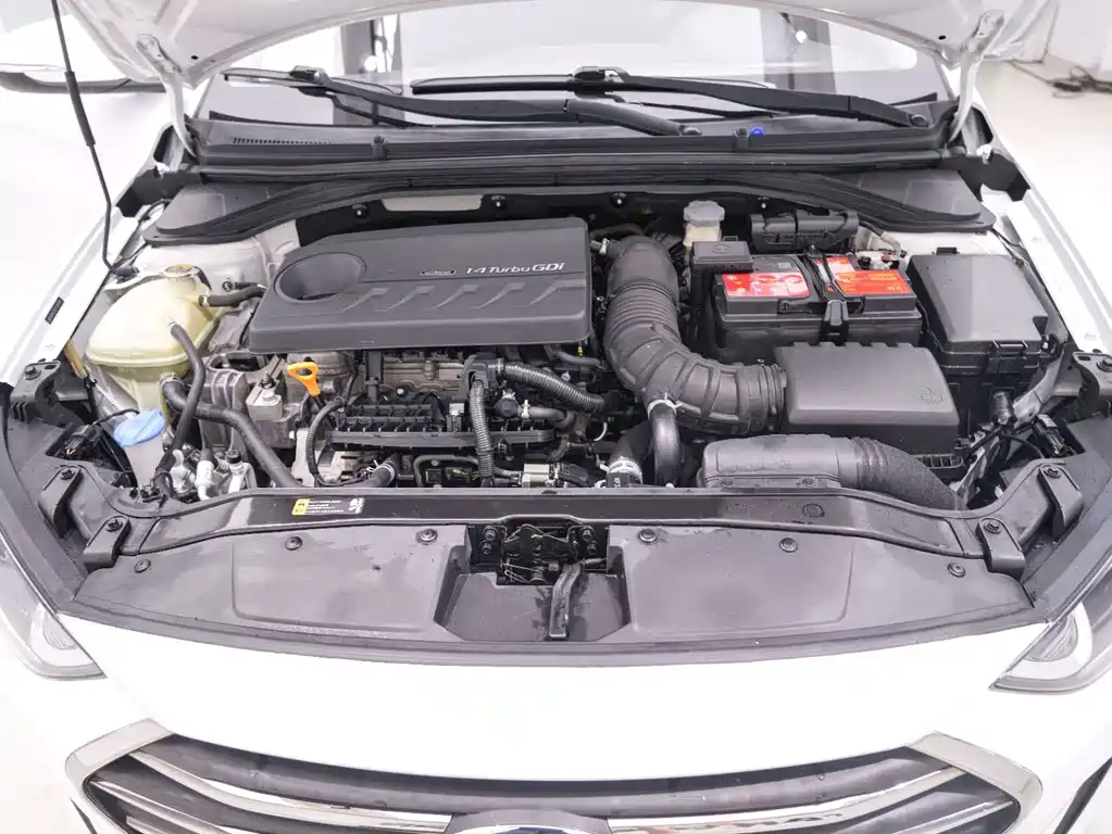 Hyundai Elantra — миниатюра 25