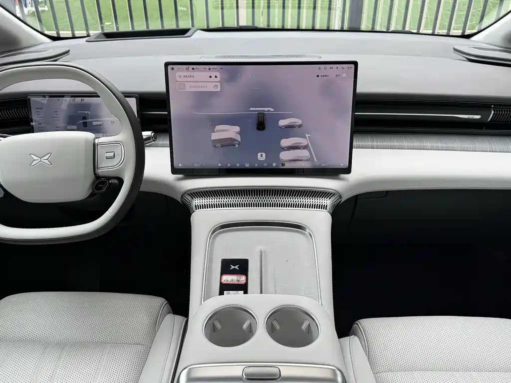 XPeng X9 — миниатюра 6