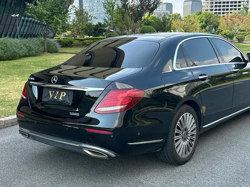 Mercedes-Benz E-Class — миниатюра 4