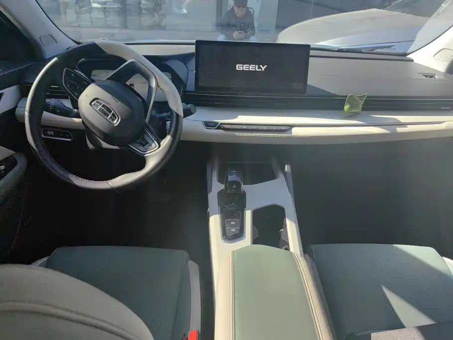 Geely L HiP — миниатюра 12