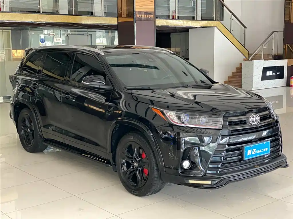 TOYOTA HIGHLANDER