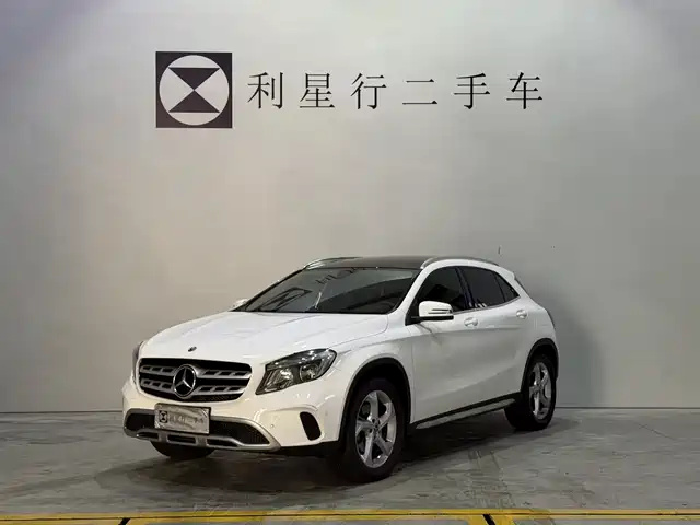 MERCEDES-BENZ GLA