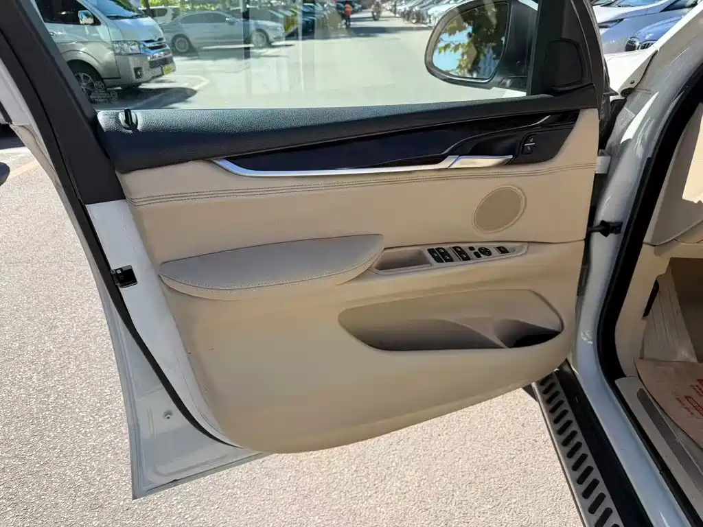 BMW X5 (Import) — миниатюра 21
