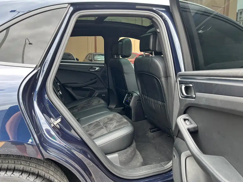Porsche Macan — миниатюра 12