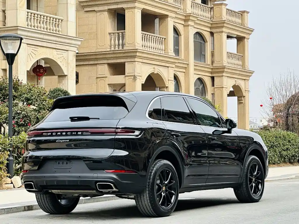 PORSCHE CAYENNE