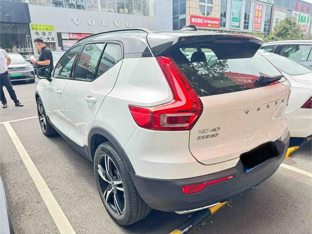 Volvo XC40 — миниатюра 2
