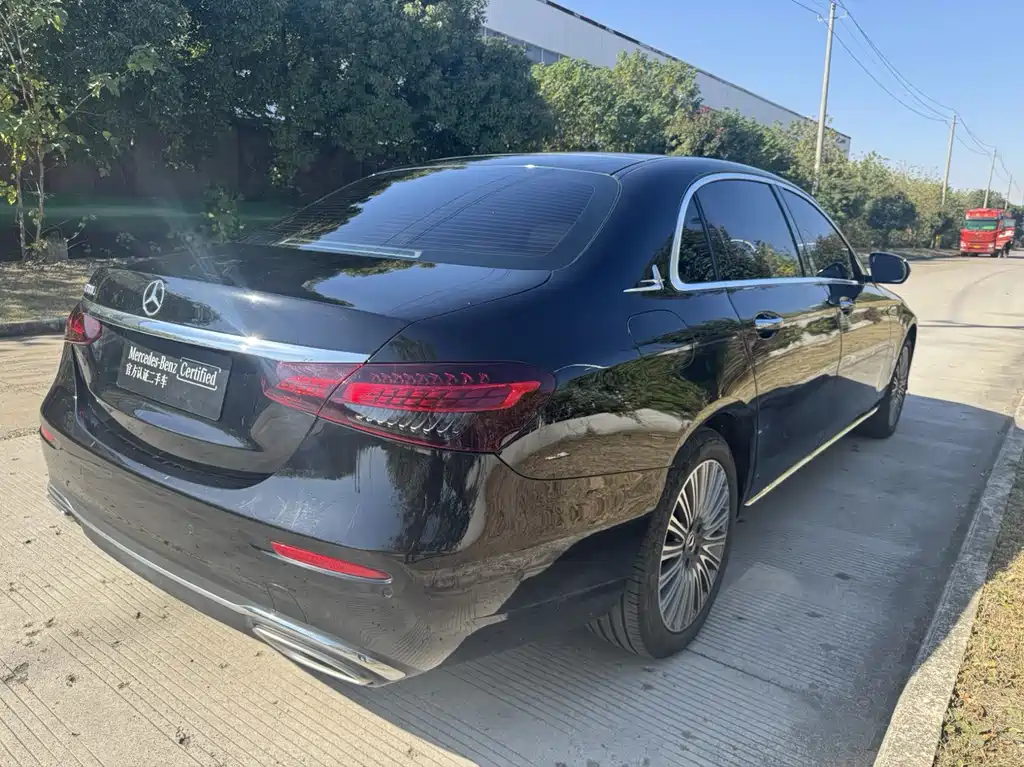 MERCEDES-BENZ E CLASS