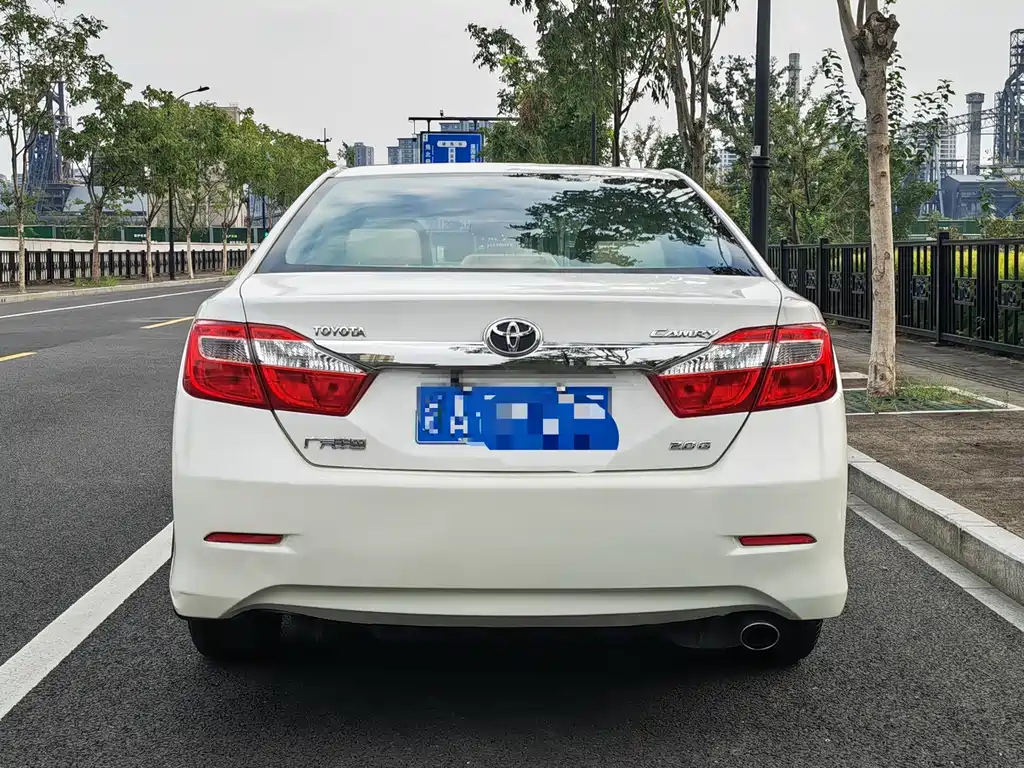 Toyota Camry — миниатюра 9