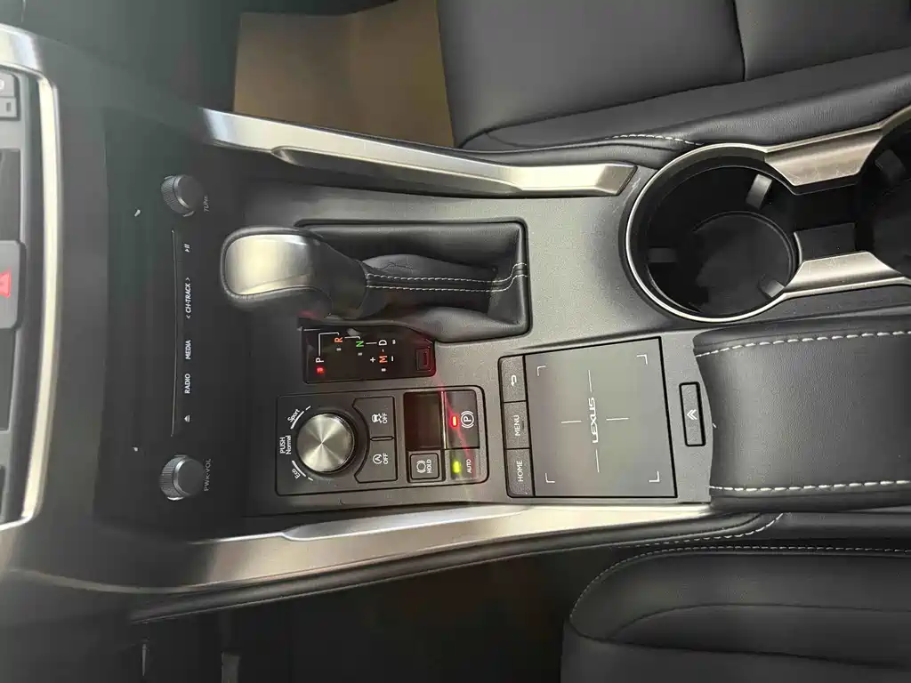 Lexus NX — миниатюра 17