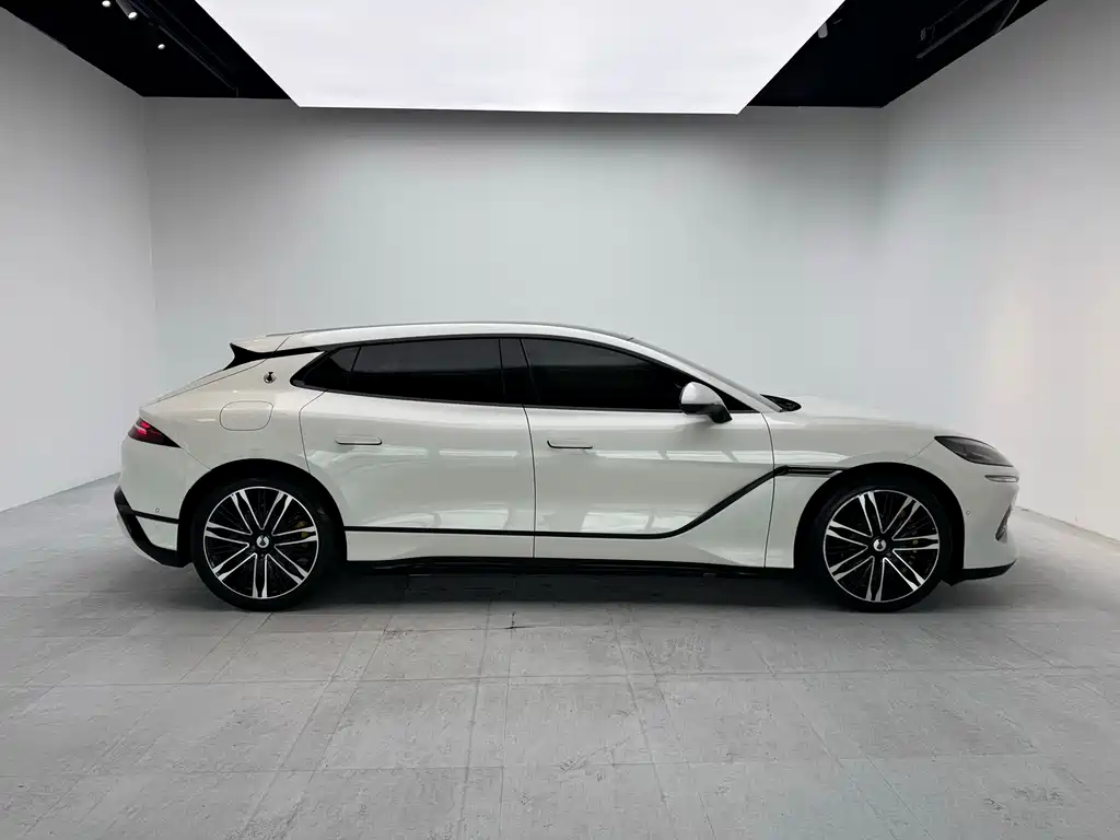 Denza Denza Z9GT — миниатюра 5