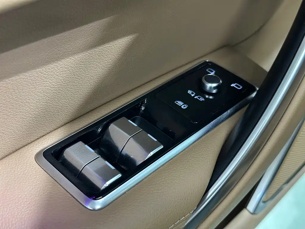 Jaguar XFL — миниатюра 27