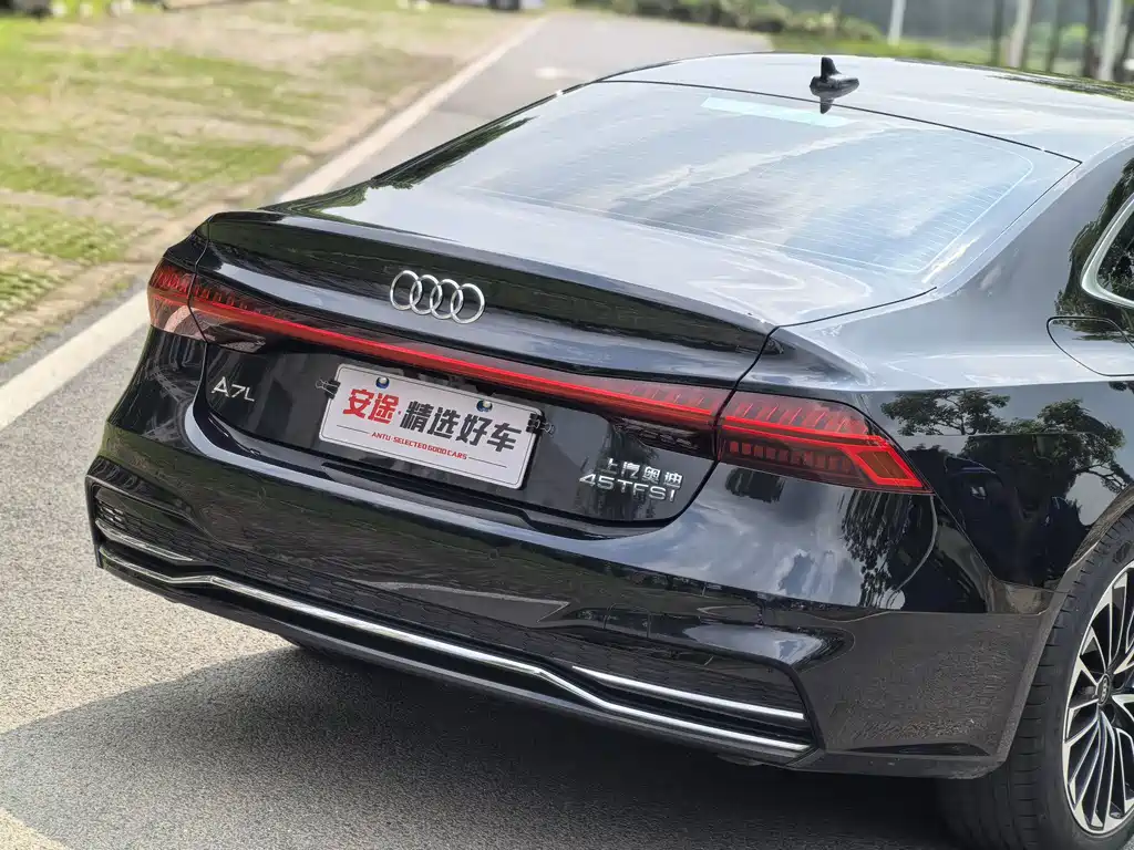 Audi A7L — миниатюра 6