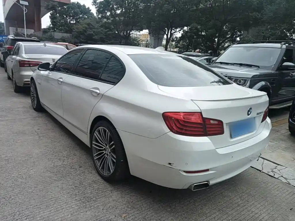 BMW 5 Series — миниатюра 5