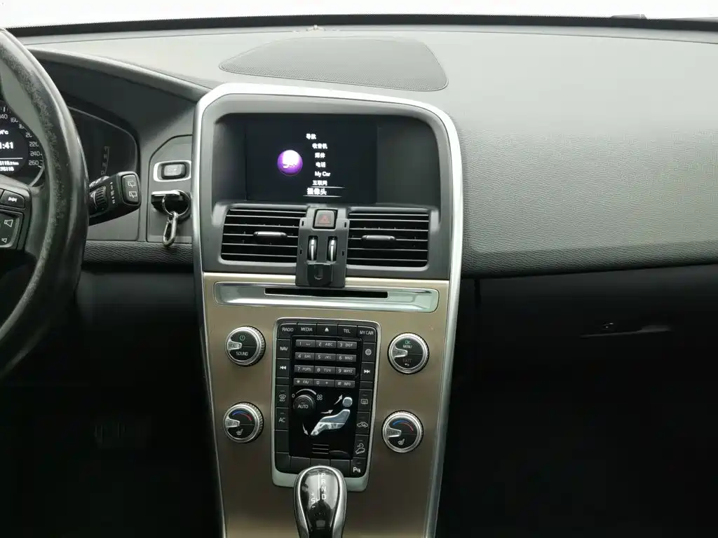 Volvo XC60 — миниатюра 12