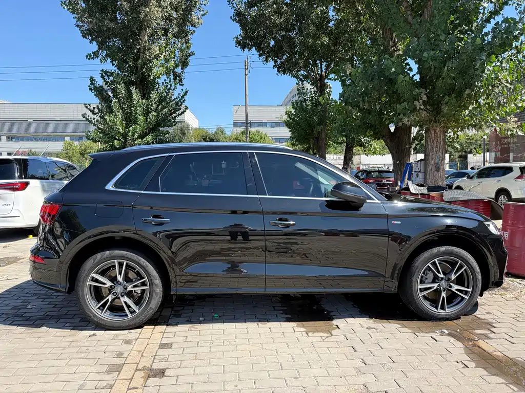 Audi Q5L — миниатюра 15