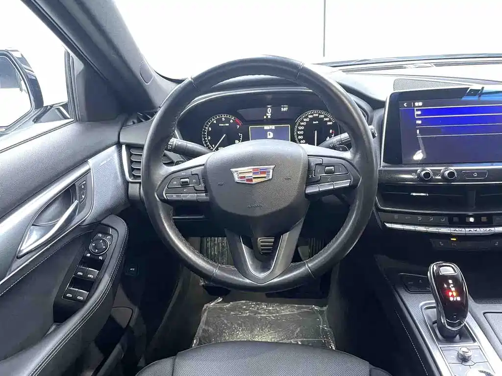Cadillac CT5 — миниатюра 7