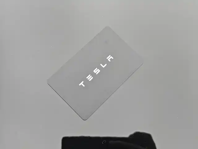 Tesla Model 3 — миниатюра 11