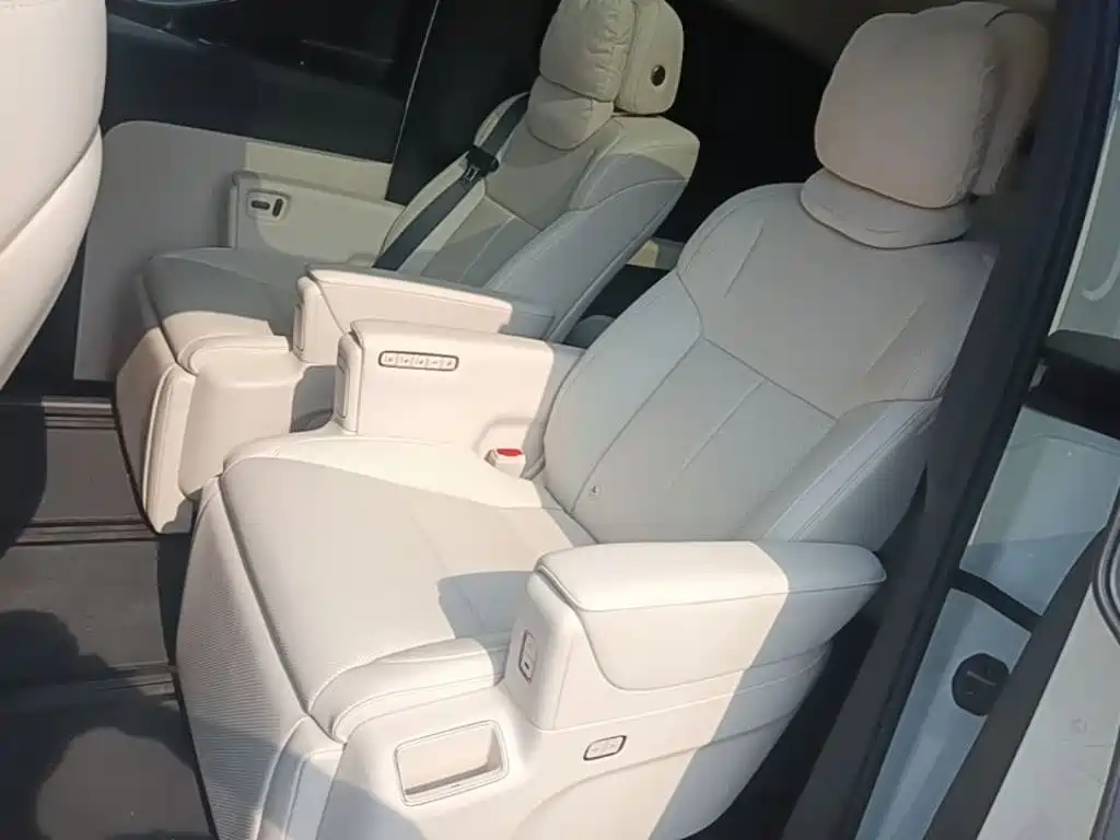 Li Auto Li MEGA — миниатюра 17