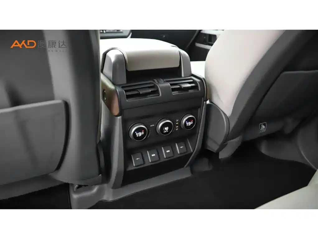 Land Rover Defender — миниатюра 9