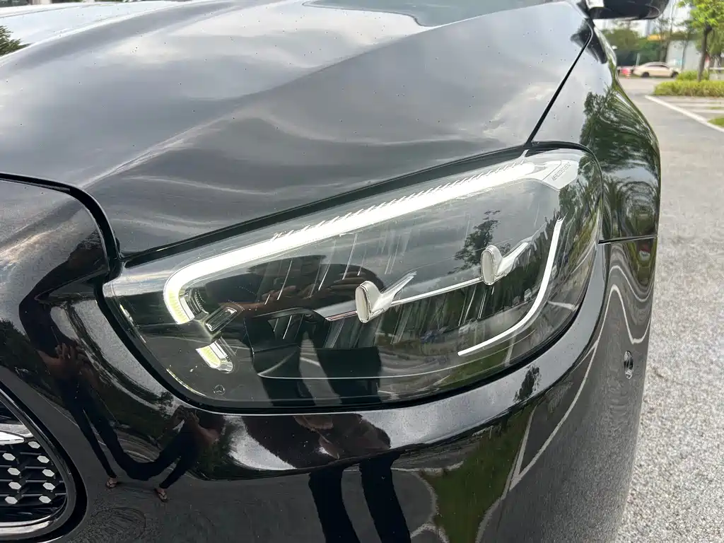 Mercedes-Benz E-Class — миниатюра 4