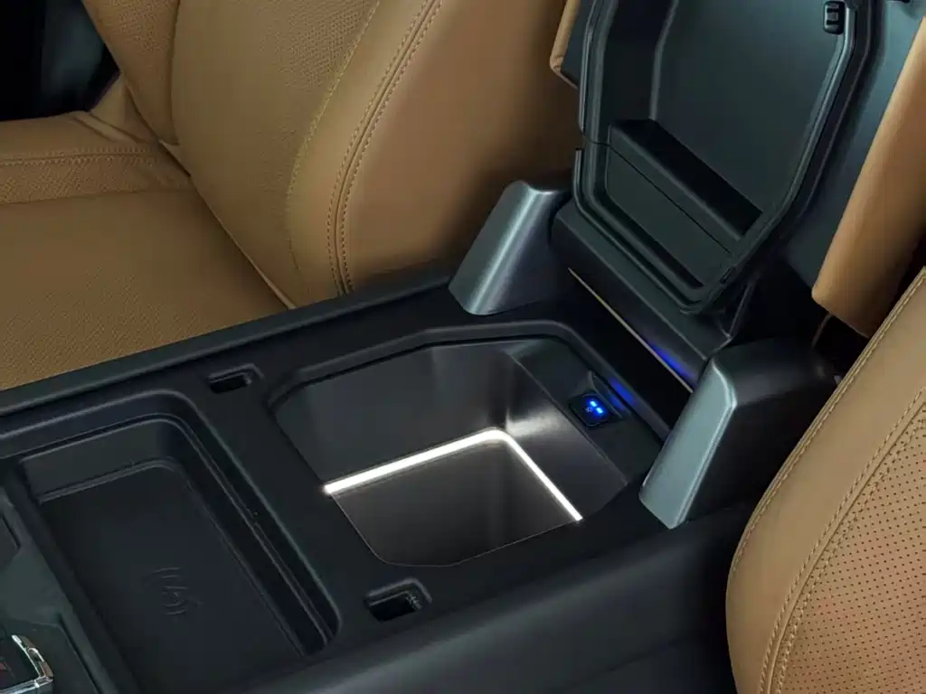 Land Rover Defender — миниатюра 12