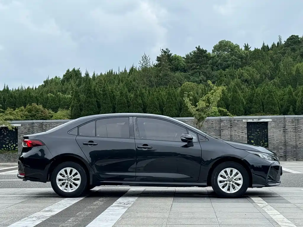 Toyota Corolla — миниатюра 5