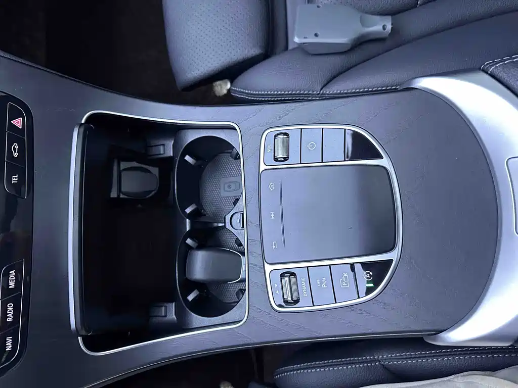 Mercedes-Benz C-Class — миниатюра 14