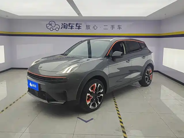 2021 Lynk & Co 06