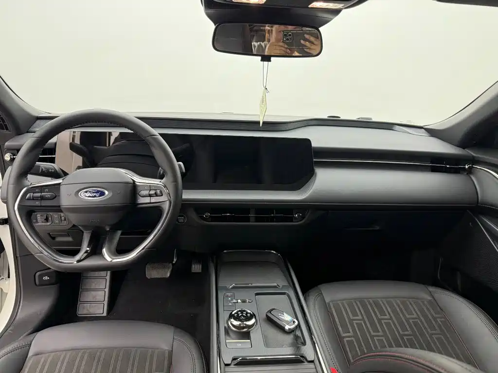 Ford Mondeo — миниатюра 9