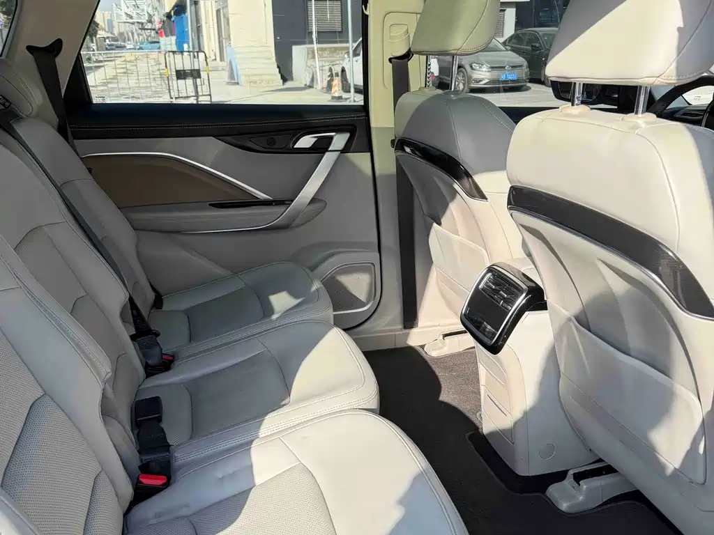 GEELY AUTOMOBILE JIAJIE